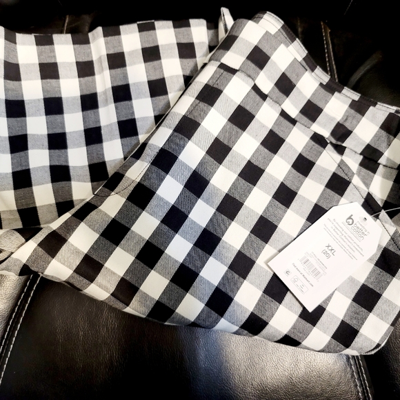 Time & Tru Women's Pull on Stretchy Cotton Blend Gingham Bermuda Shorts, XXL - Picture 5 of 5